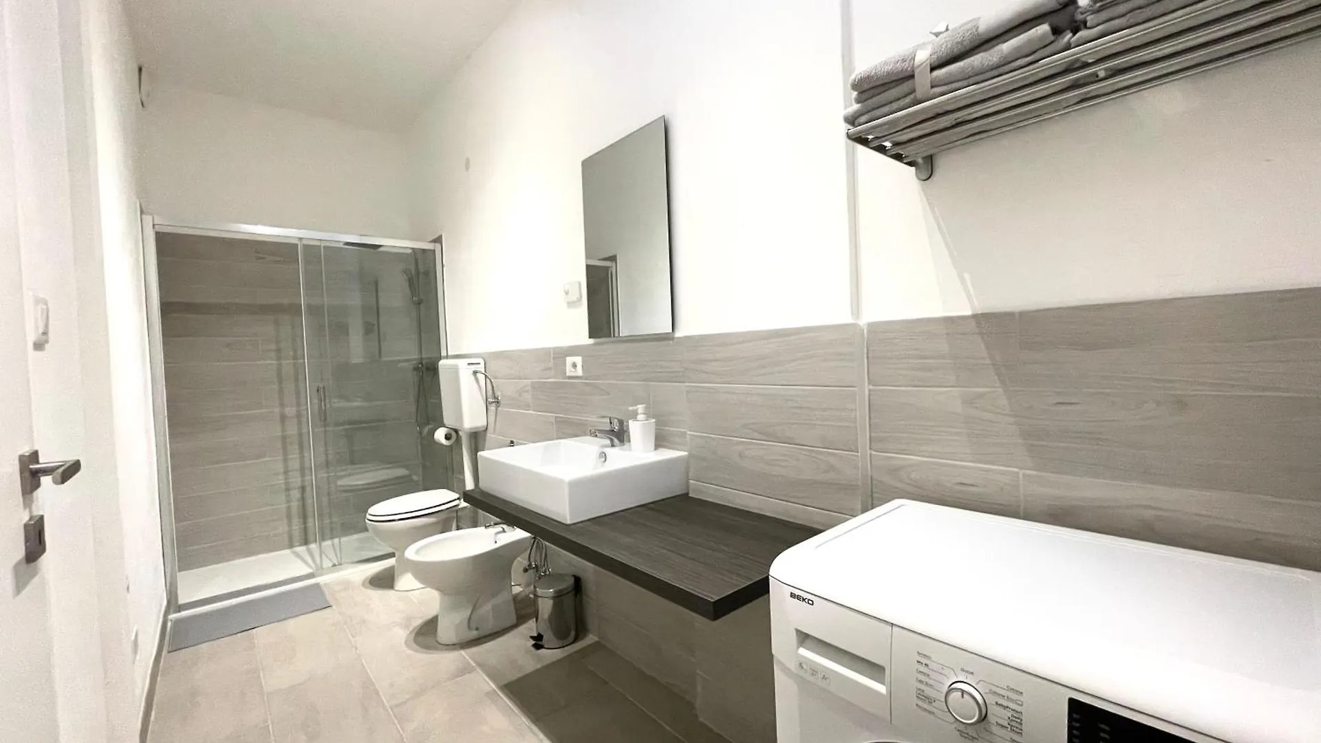 Manuzio Suites Venezia - Free Parking Mestre 0*,  Italy