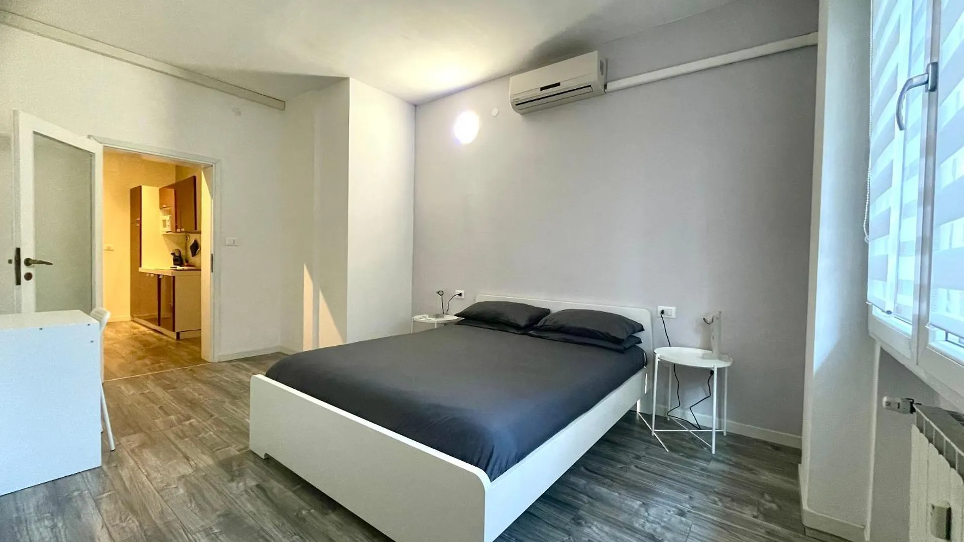 Manuzio Suites Venezia - Free Parking Mestre Italy